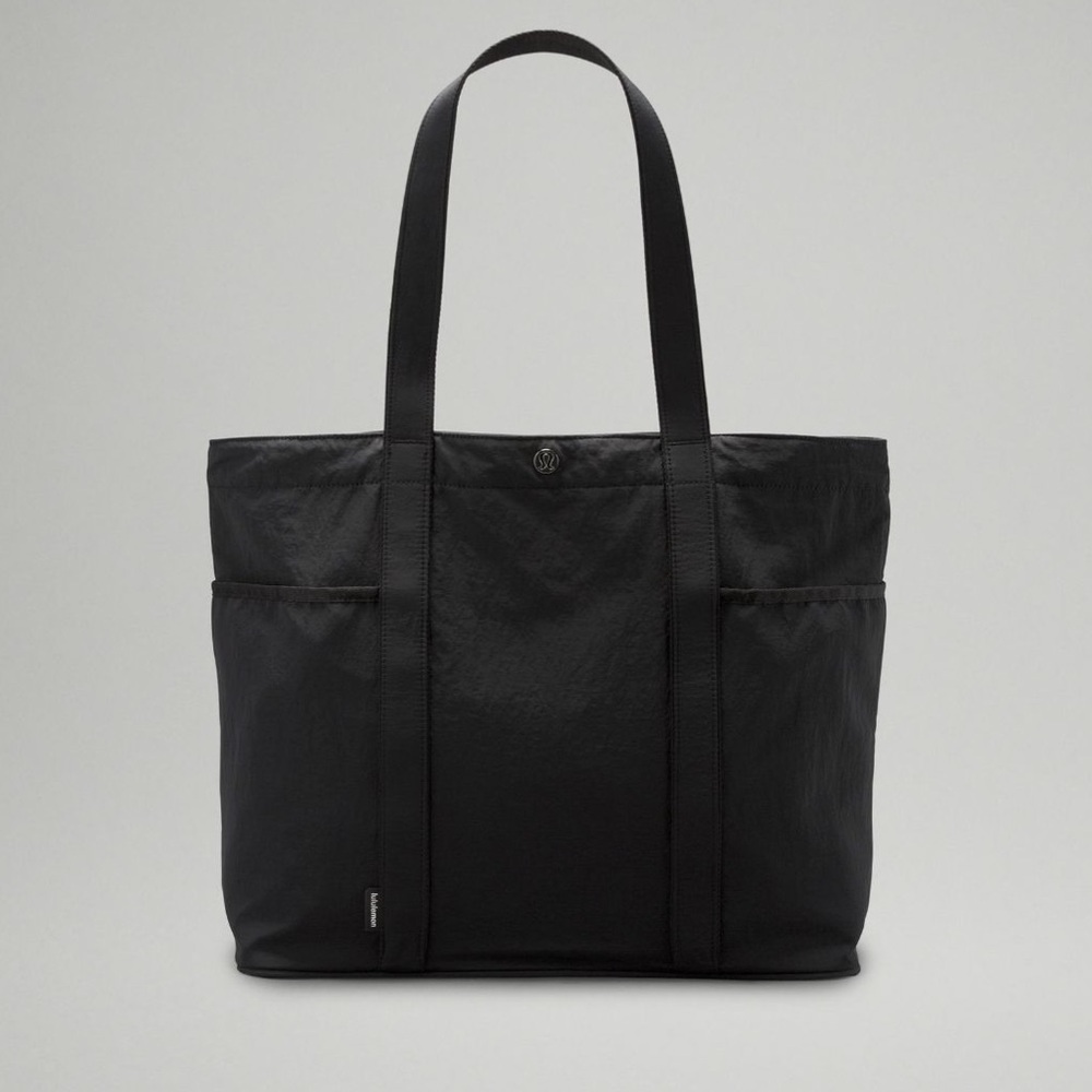 Lululemon Daily Multi-Pocket Tote Bag 20L